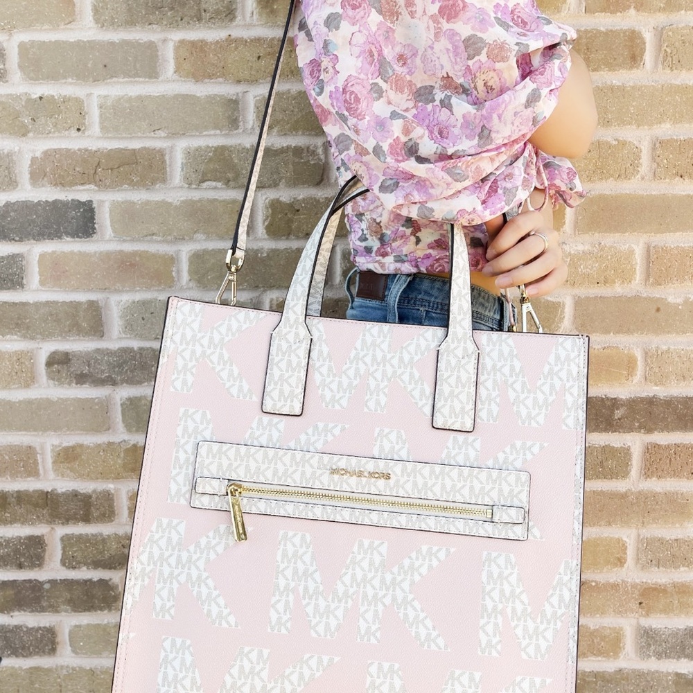 Michael Kors Kenly XL Tote Graphic Logo Vanilla MK Pink + Double Zip Wristlet - Picture 3 of 10